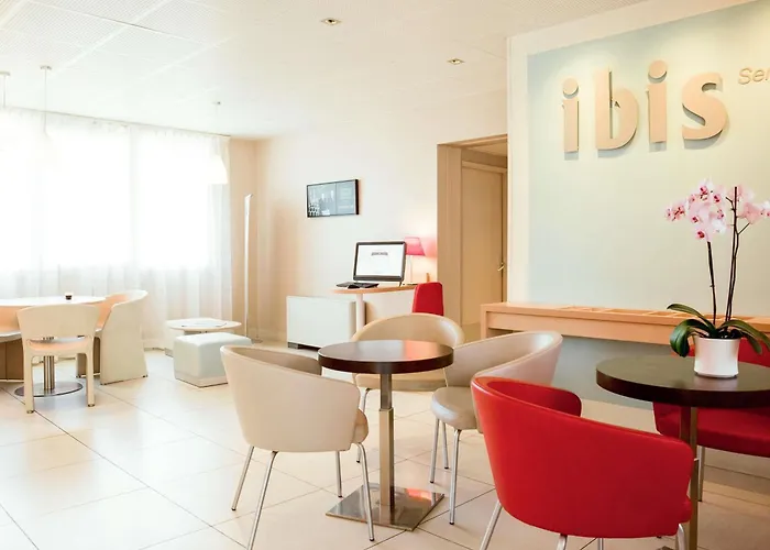  Ibis Senlis