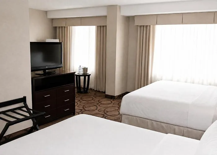 Holiday Inn Montreal Centre Ville Downtown By Ihg