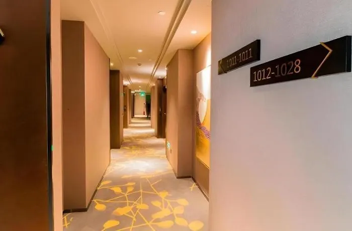 Yitel Hotel Shanghai Hongqiao Caohejing Hongmei Road Metro Station