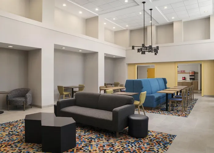 3 star hotels Hampton Inn & Suites Tilton