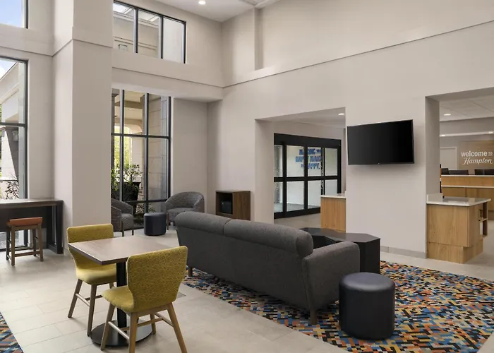 3 star hotels Hampton Inn & Suites Tilton