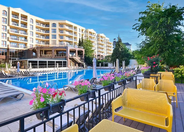 Hotels with a view Apart Golden Line