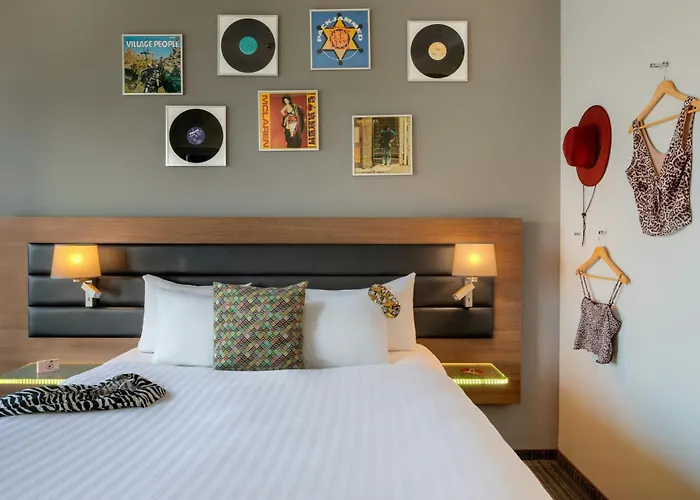 Moxy Amsterdam Houthavens