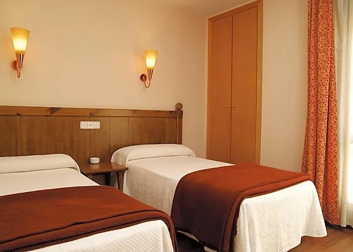 Hotel Pirineos