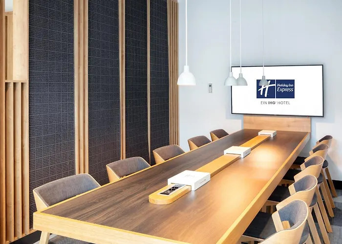 Holiday Inn Express By Ihg