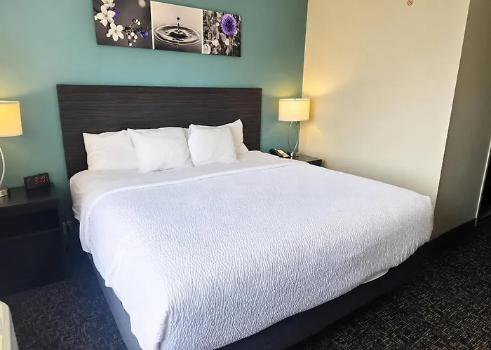 Sleep Inn & Suites Near Spirit Mountain