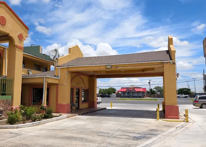 Delux Inn