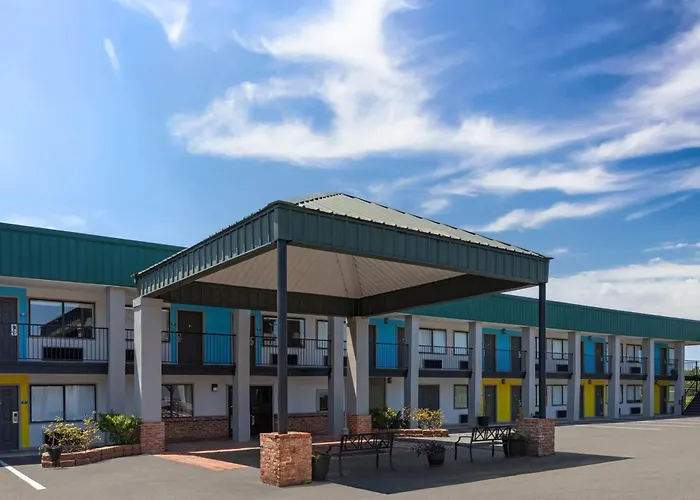 Days Inn By Wyndham Natchitoches