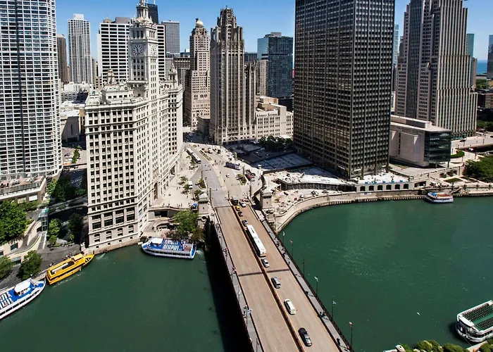 Pets Allowed Hotel Londonhouse Chicago, Curio Collection By Hilton
