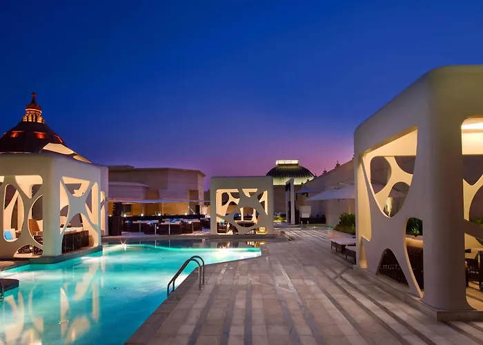 V Dubai, Curio Collection By Hilton