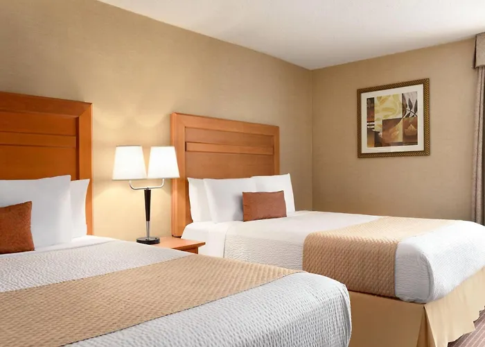 Days Inn By Wyndham Edmonton Downtown