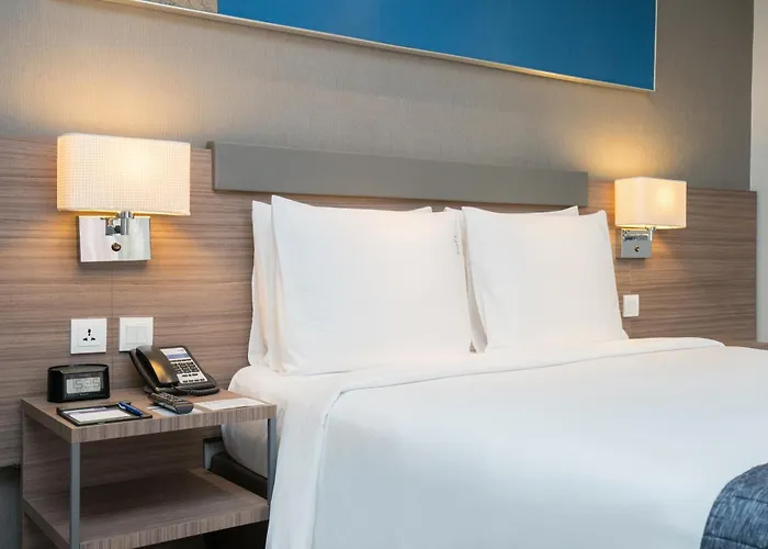 Beach Hotels Holiday Inn Express Bangkok Sathorn By Ihg