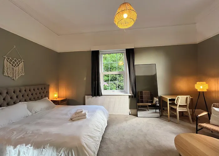 Hotels with a view Mossley Hill Retreat