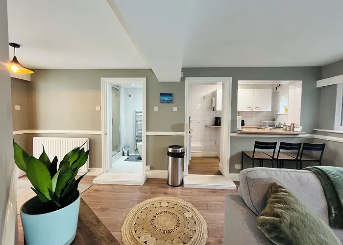 Hotels with a view Mossley Hill Retreat