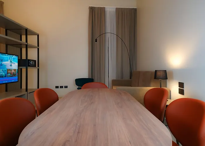 Bergamo Inn 21