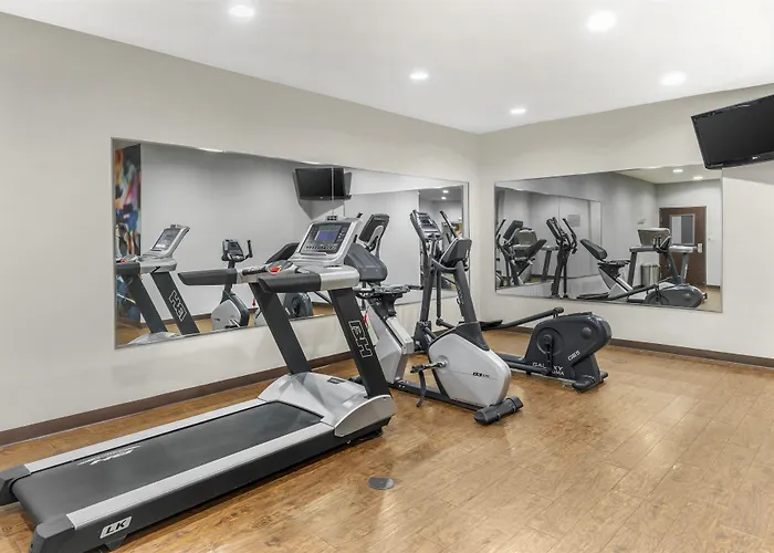 Best Western Plus Fort Worth Forest Hill Inn & Suites