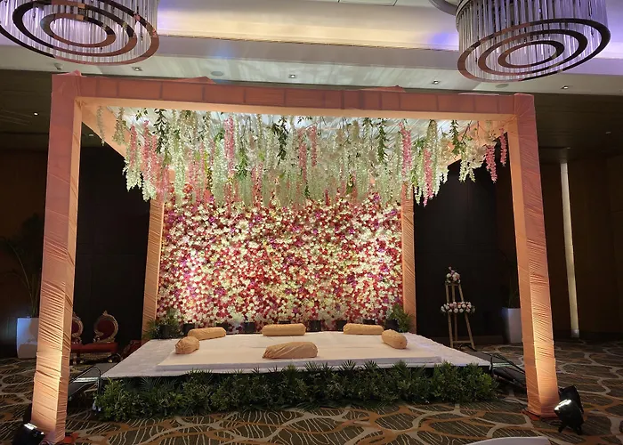 Holiday Inn Aerocity By Ihg