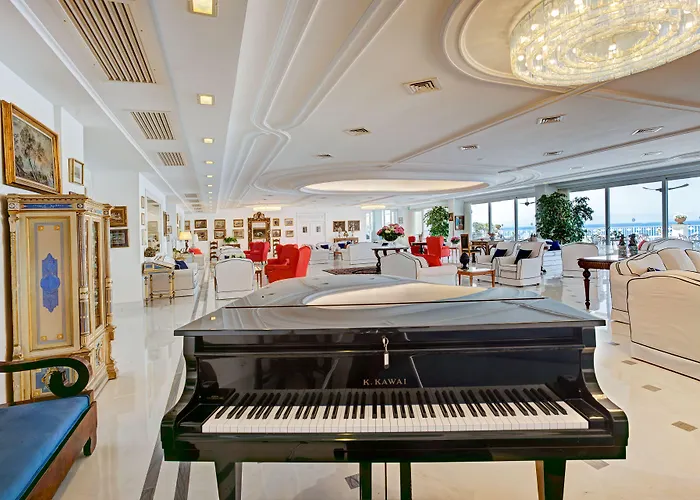  Grand Riviera