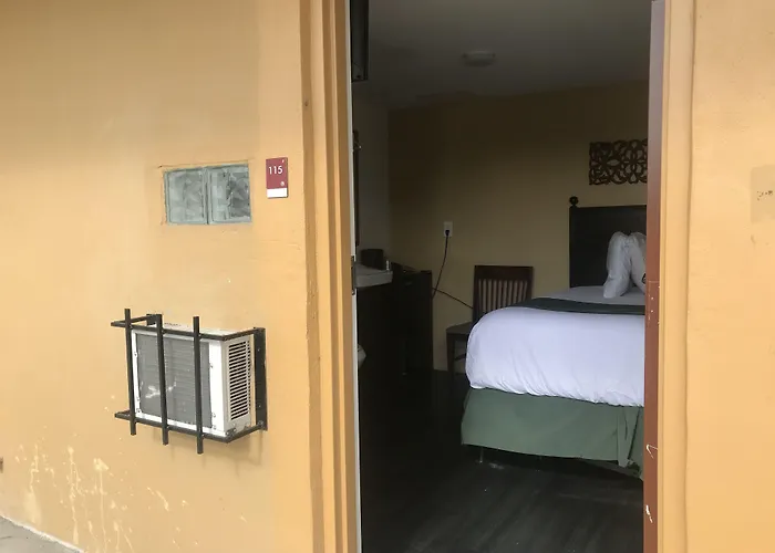 Cheap hotels Belair Orlando Near Florida Mall