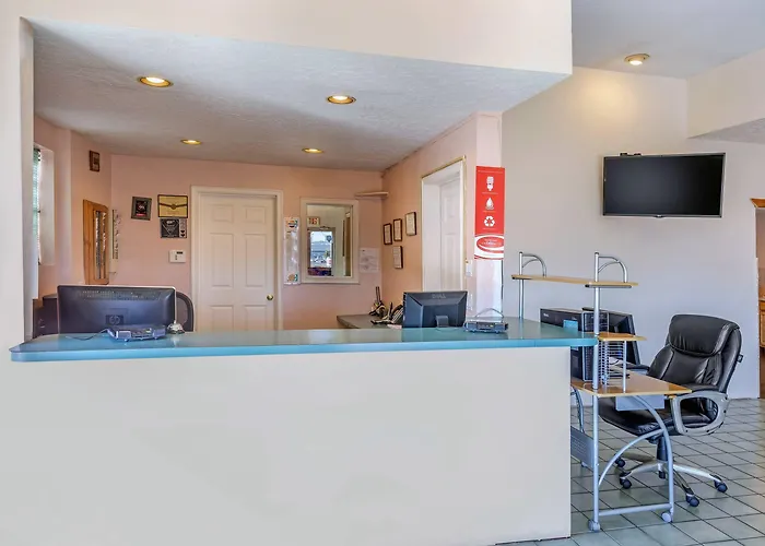 Econo Lodge Inn & Suites Socorro