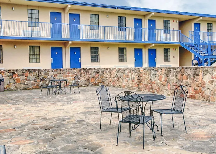 Rodeway Inn - San Antonio Area