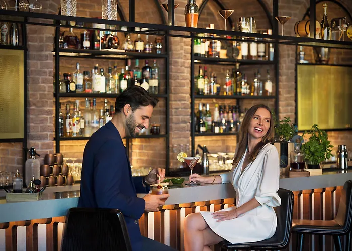 Wb Abu Dhabi, Curio Collection By Hilton