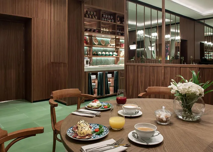 Hotel Colón Gran Meliá - The Leading Hotels of the World