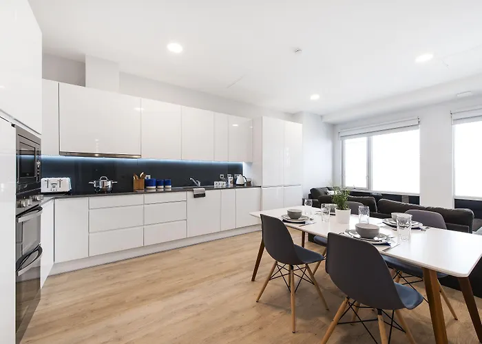 All Vacation Rentals Yugo Explore - Kavanagh Court