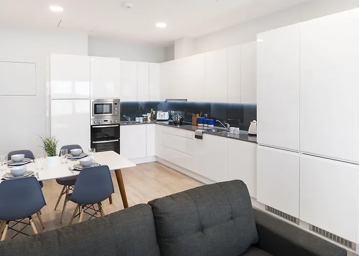 All Vacation Rentals Yugo Explore - Kavanagh Court