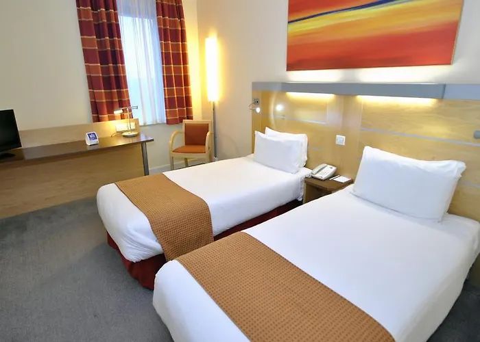 Holiday Inn Express Liverpool John Lennon Airport