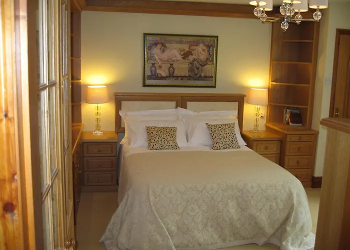 Central hotel: Gardeners Cottage B And B