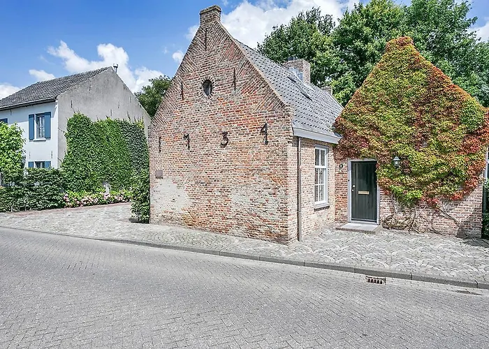 Van Gogh Cottage