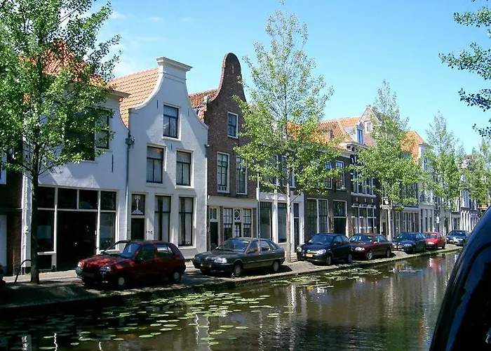 De Kamer Hiernaast
