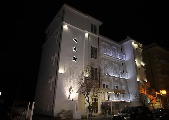 Strandhotel: Hotel Belvedere Spiaggia