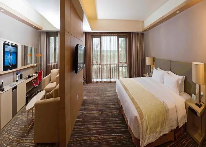 Airport Hotel: Days Inn Business Place Longwan Beijing