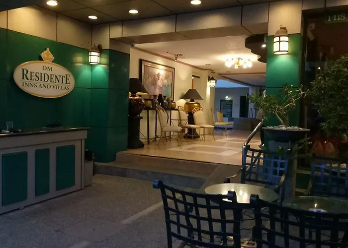 Hotel with pool: Dm Residente Hotel Inns & Villas