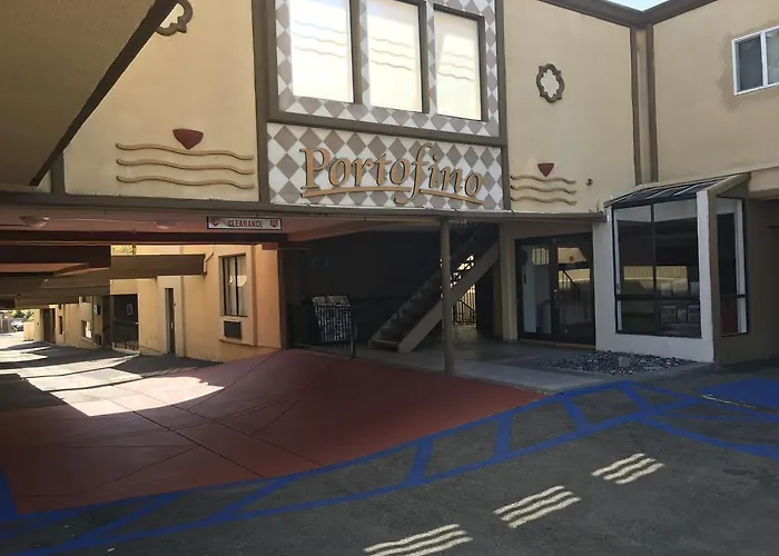 Portofino Beach Inn - Encinitas