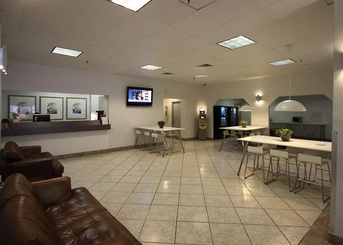 Resorts Guide Leamington - Downtown / Port Of Miami