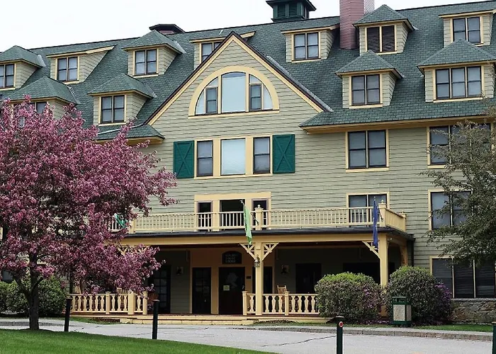 Beach hotel: Golden Eagle Lodge Resort