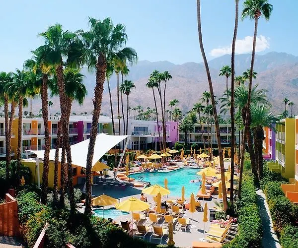 Family Hotel: The Saguaro Palm Springs