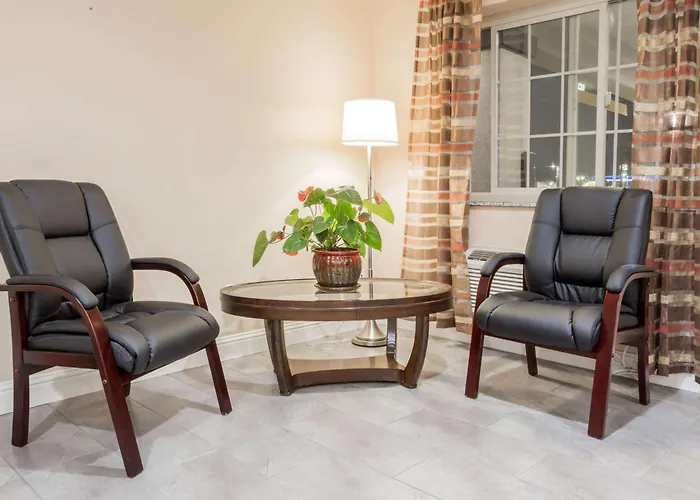 Super 8 By Wyndham Willows