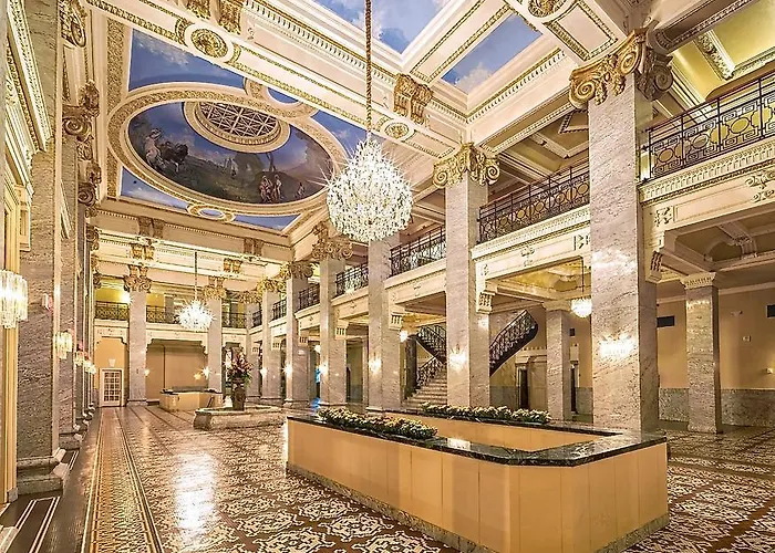 Central hotel: Hotel Bentley