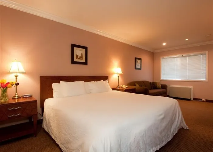 Kid friendly hotel Travelodge By Wyndham Vancouver Lions Gate