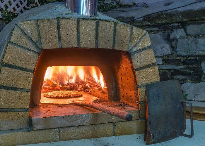 Cabana: The Pierce Brosnan Suite - Hiphipstay