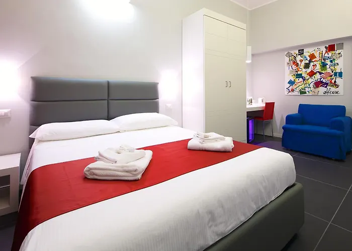 Nearhome Smart Suites Guest House