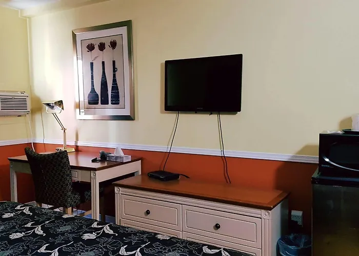 Budget Inn 2000