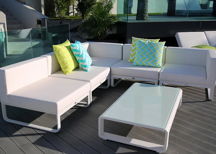  Santa Monica Suites