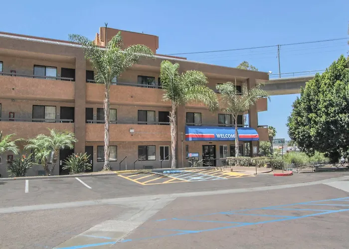 6 San Diego - Mission Valley