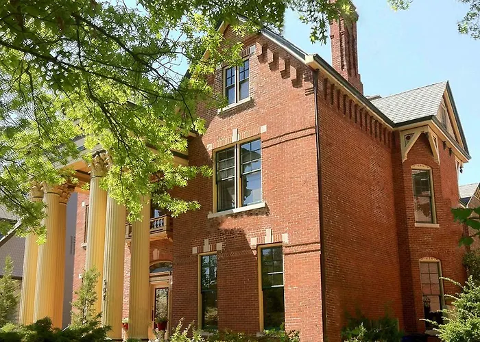 Lyndon House