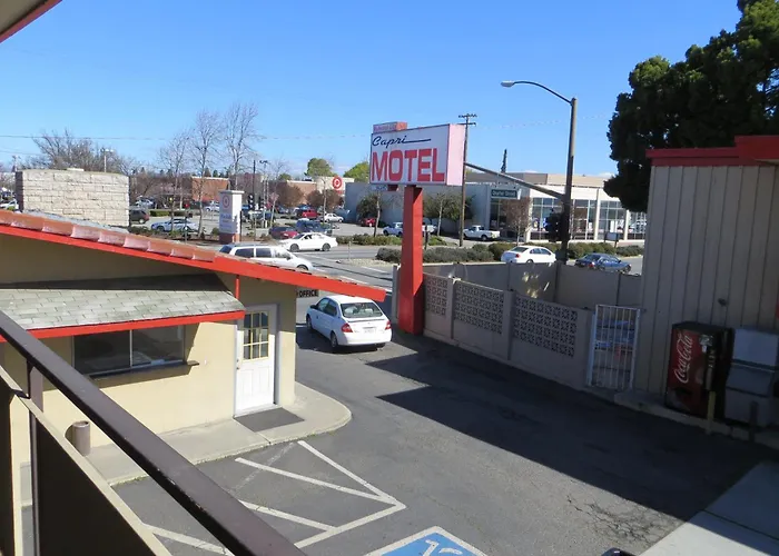 Capri Motel
